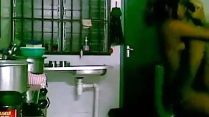 बहुत सींग वाली बहनें शॉवर में सब कुछ फुल मूवी वीडियो में सेक्सी करती हैं