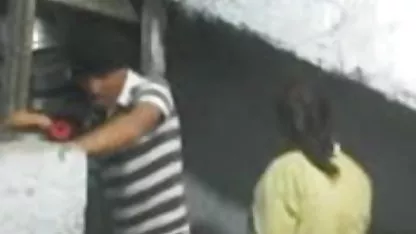 पड़ोसी मेरी सेक्सी फिल्म फुल सेक्सी पैंटी से झटके खा रहा है