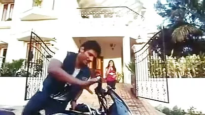 माँ फुल मूवी वीडियो में सेक्सी अपने बेटे को चोदने के वादे को पूरा करती है अगर वह उनी में स्नातक हो