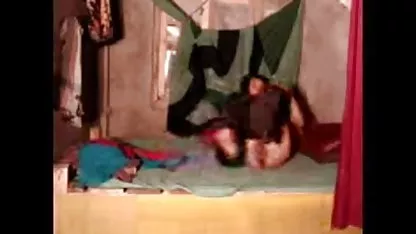 फूहड़ एक संभोग सुख है, हिंदी में फुल सेक्सी मूवी जबकि उसके प्रेमी उसे गधा बकवास है