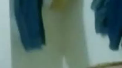 नियति डिक्सन अपने हिंदी सेक्सी फुल मूवी वीडियो बेटे के एक दोस्त के साथ शॉवर में मिलती है