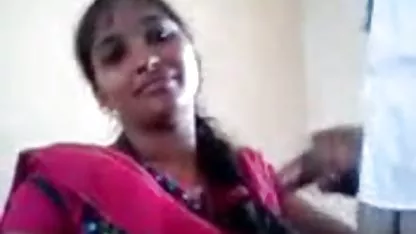 एक मित्र को सेक्सी वीडियो फुल मूवी हिंदी अपनी पत्नी देता है