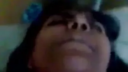 मिल्फ़ ने अपने बेटे के एक सेक्सी हिंदी वीडियो फुल मूवी दोस्त की चुदाई की
