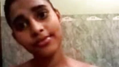 माँ पुटॉन सेक्सी हिंदी फुल मूवी अपने बेटे को एक अद्भुत blowjob बनाती है