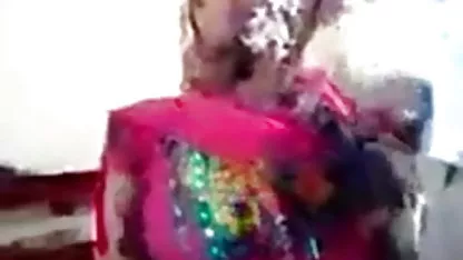 स्पैनिश नए अपार्टमेंट की तलाश करता है और वह जो सेक्सी फुल फिल्म पाता है वह उसकी गांड में लंड है