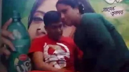गुप्त रूप से माँ फुल मूवी वीडियो में सेक्सी और बेटे