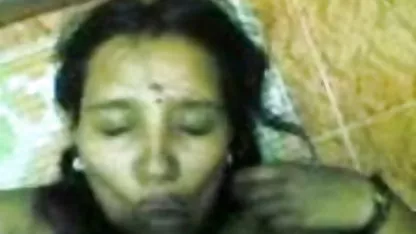 उसे उसकी गीली चूत के हिंदी सेक्सी फुल मूवी लिए एक क्रीमपाइ निर्धारित है