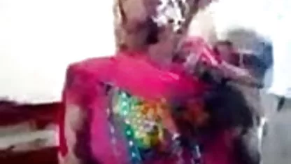 एक सुंदर और युवा श्यामला के फुल सेक्सी वीडियो फिल्म साथ कमबख्त