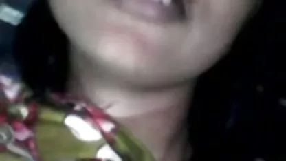 परिपक्व फूहड़ अपनी फुल सेक्सी हिंदी मूवी बेटी के बॉयफ्रेंड को चोदता है