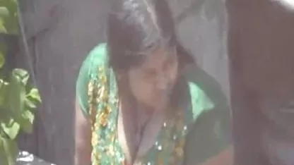 लाभ उठाएं कि आपके बेटे हिंदी में सेक्सी फुल मूवी को उसके साथ बकवास करने के लिए एक अच्छा मुर्गा है ।।
