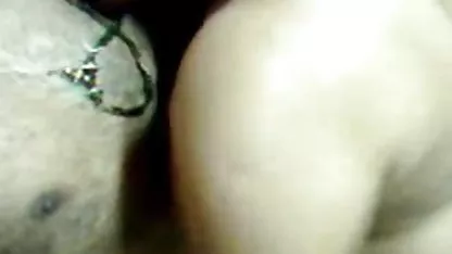 एक असली हिंदी सेक्सी फिल्म फुल जोड़े का आउटडोर सेक्स