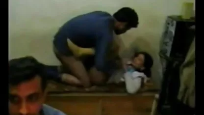 जब वह मुझे बिस्तर पर नाश्ता करवाता है, तो इसलिए हिंदी सेक्सी फुल मूवी कि वह बकवास करना चाहता है ...