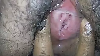 यह गृहिणी उसे चोदने के लिए एक स्टड की तलाश सेक्स हिंदी फुल मूवी में है