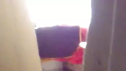 उसकी प्रेमिका अपने मोबाइल से रिकॉर्ड करती है जबकि वह अपनी सबसे अच्छी दोस्त को चोदता सेक्सी वीडियो फुल मूवी है