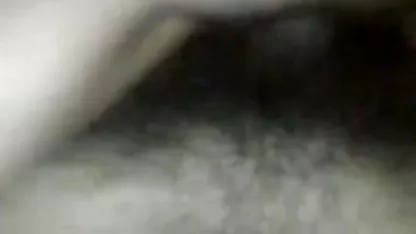 Cuckold देखता है फुल सेक्सी वीडियो फिल्म कि उसकी प्रेमिका कॉलेज के एक दोस्त के साथ चुदाई करती है