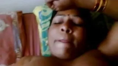 अपनी माँ इंग्लिश फुल सेक्स फिल्म के निर्देशों के साथ कमबख्त भाई