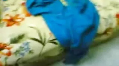 वह बॉस के लंड पर उछलने लगती हिंदी में फुल सेक्स मूवी है, यह बस्टी बस्टी!