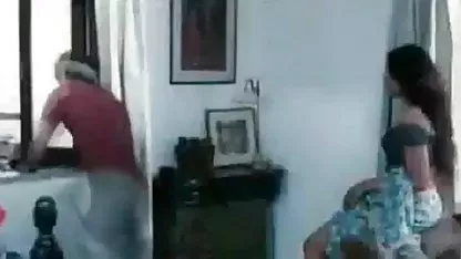 बूढ़ी औरत एक युवक द्वारा चालू हो जाती हिंदी सेक्सी फिल्म फुल है