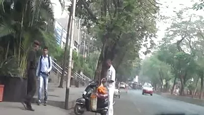युवा फुल सेक्सी मूवी हिंदी में जोड़े ने बार बाथरूम में शिकार किया