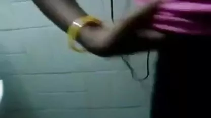 प्यार में दो युवा लड़के एक पेड़ के नीचे अपने प्यार का आनंद ले हिंदी सेक्सी पिक्चर फुल मूवी वीडियो रहे हैं