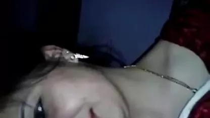 ब्रिजेट बी इंग्लिश फुल सेक्स फिल्म अपनी बेटी केन्ज़ी रीव्स को सेक्स के लिए उकसाती है।