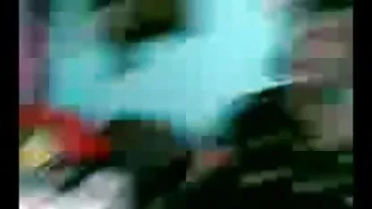 वह अपने पति के सामने एक आदमी को चोद रही है हिंदी मूवी फुल सेक्स
