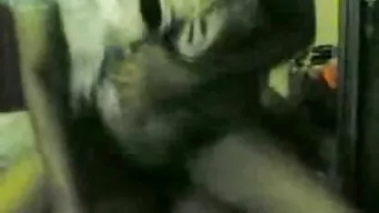 वह अपने जन्मदिन सेक्सी हिंदी फुल मूवी का उपहार देने के लिए बॉस के साथ बाथरूम जाता है