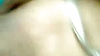 उसका पति उसकी तरफ ध्यान नहीं देता, इसीलिए उसका सेक्सी पिक्चर हिंदी फुल मूवी पड़ोसी उसे चोदता है
