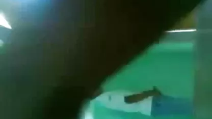 एक और माँ जो अपनी बेटी के हिंदी सेक्सी पिक्चर फुल मूवी वीडियो प्रेमी को अच्छी तरह जानना चाहती है