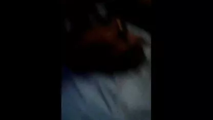 मुर्गा चूसने सेक्सी फिल्म वीडियो फुल के दौरान अपनी माँ से फोन पर बात करें