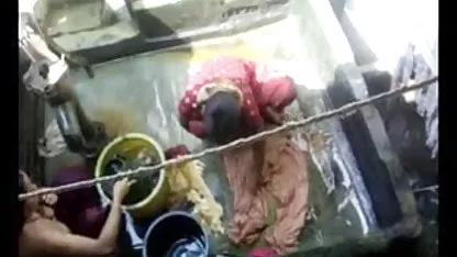 इस परिपक्व एशियाई को वैभव में लंड खाने सेक्सी फिल्म फुल सेक्सी की लत है