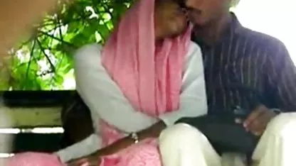 मुझे बारिश सेक्सी फुल फिल्म होने वाली थी पर बस मेरा लंड चूसो, ये कुतिया होगी ।।