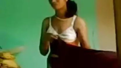 अपने चाचा और पिता को हॉलीवुड फुल सेक्स फिल्म मुर्गा चूसने