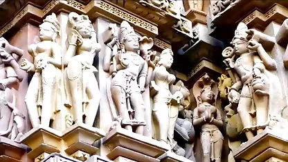 उन्हें जंगल सेक्सी मूवी फुल हड हिंदी मे में एक अकेली लड़की मिलती है और वे उसे चोदते हैं