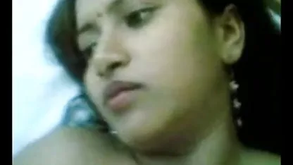 मेरी भतीजी की गांड हिंदी में सेक्सी वीडियो फुल मूवी चोदना, बहुत दर्द होता है!