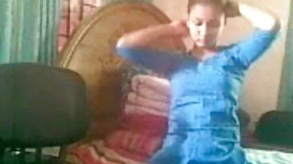 तीन छोटे थप्पड़ अपने डिल्डो के साथ सेक्सी फिल्म फुल सेक्सी खेल रहे थे