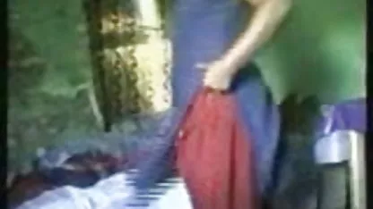 वसा सेक्सी वीडियो फुल फिल्म स्तन के साथ विवाहित धोखा देती है, जबकि पति काम करता है